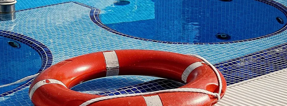 eliminar bacterias de piscinas